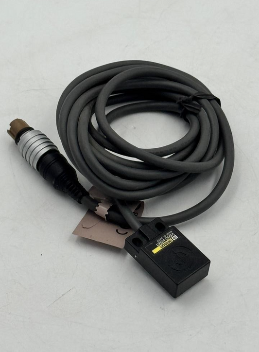 Omron V600HS61 RFID Sensor | Made in Japan1