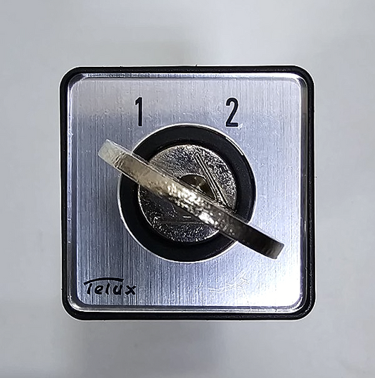 Benedikt & Jäger Telux M4H | KeyOperated Cam Switch | Made in Austria - saleem al tamimi electric equipment trading co llc-UAE