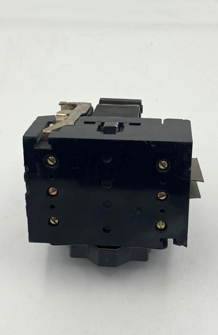 General Electric CR3CLR Motor Starter | 90A | Coil 440V | Made in usa - saleem al tamimi electric equipment trading co llc-UAE