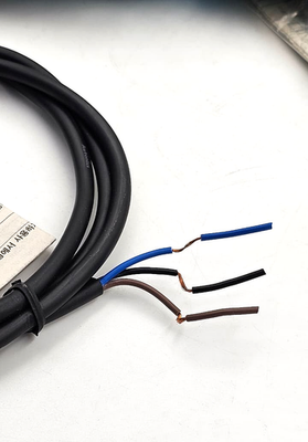 ( Pack of 5 pcs ) Autonics PR18-5DN proximity Sensor5