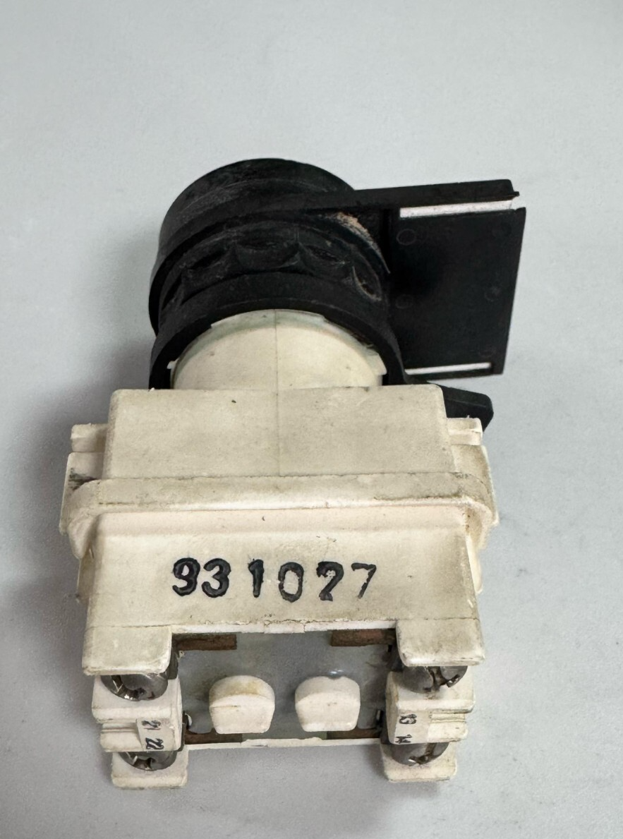 ABB GHG 418 1102 R1 ExplosionProof Control Switch | 250V 6A AC11 | 500V UN2