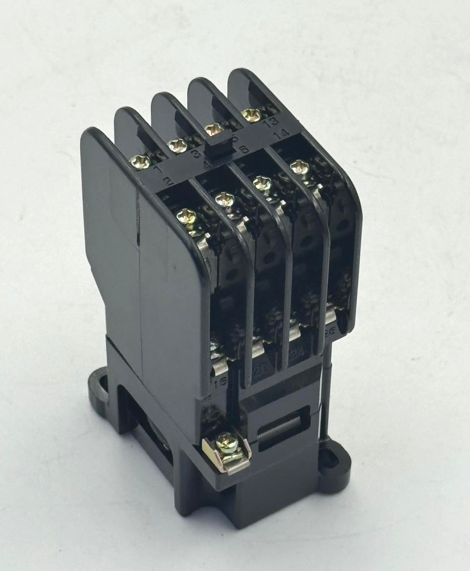 Fuji Electric SRCa503F Auxiliary Relay | 240V Coil | Made in Japan(1 pcs )3