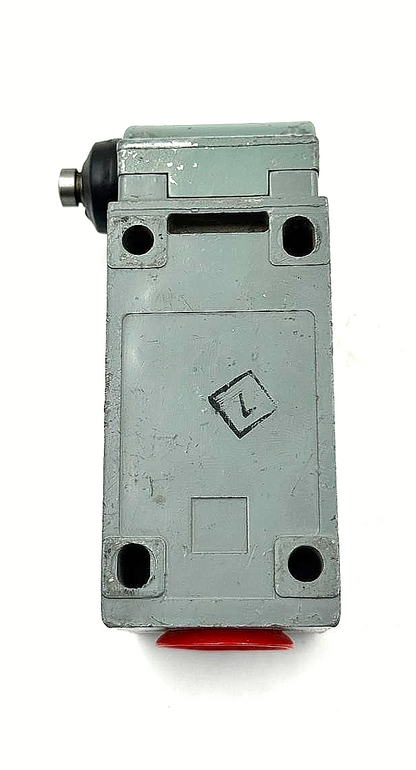 Square D BM536 Limit Switch 600V | Made in Italy 5