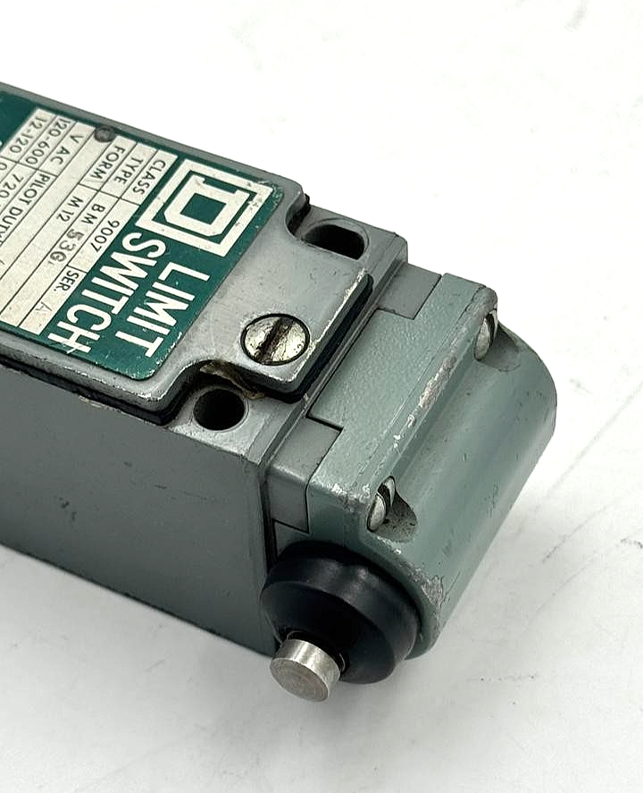 Square D BM536 Limit Switch 600V | Made in Italy 2