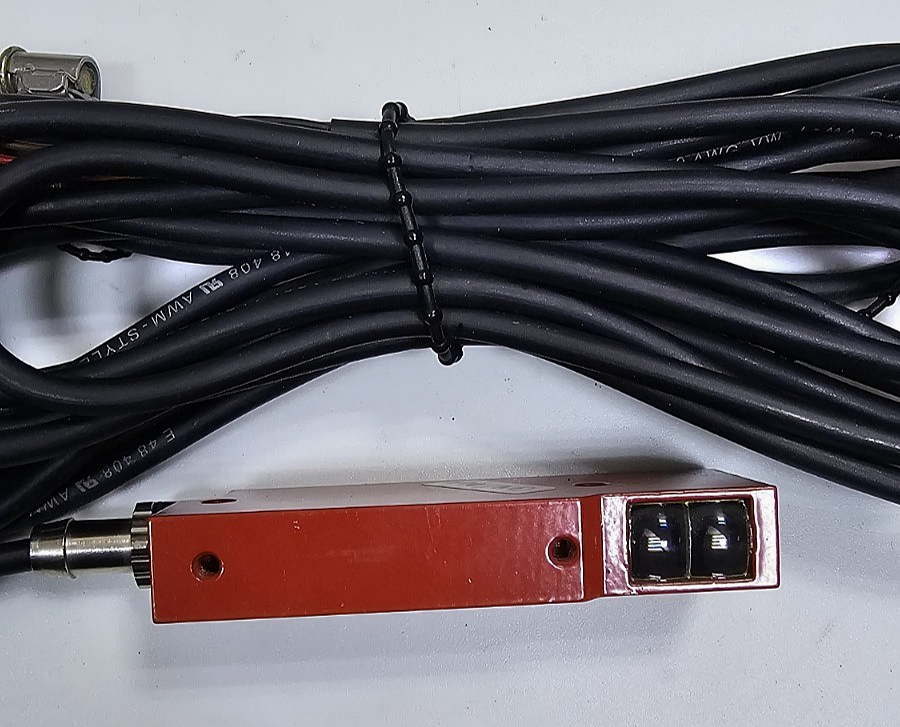 Leuze Electronic PRK 72/4(1) Photoelectric Sensor/Triple mirror |Made In Germany3