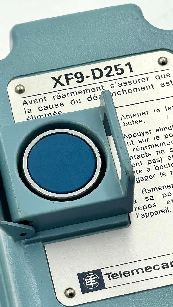 Telemecanique XF9D251 Mechanical Trip Device with Manual Reset1