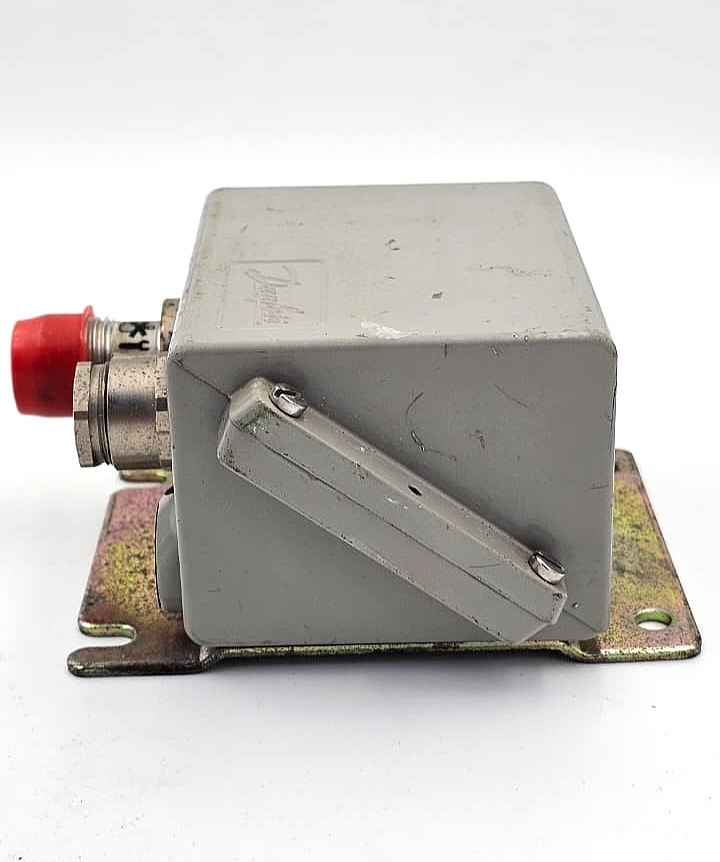 Danfoss EMP2 084G2112 Pressure Transmitter – 025 Bar4