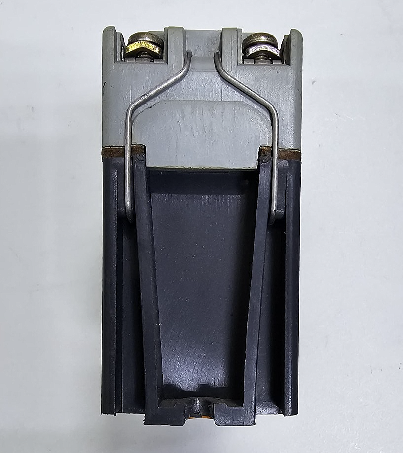 FANAL DSL 5 A1/1NS Contactor – 6A, 500V AC, Coil 220V AC 50Hz4