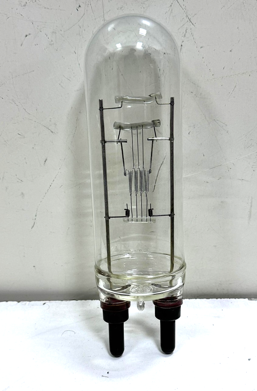 GE | 1000W Burn Base Vacuum Tube Projector Lamp1