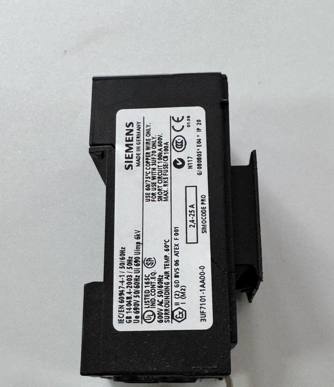 Siemens SIMOCODE PRO 3UF71011AA000 Motor Management System, 2.425A, 690V,0