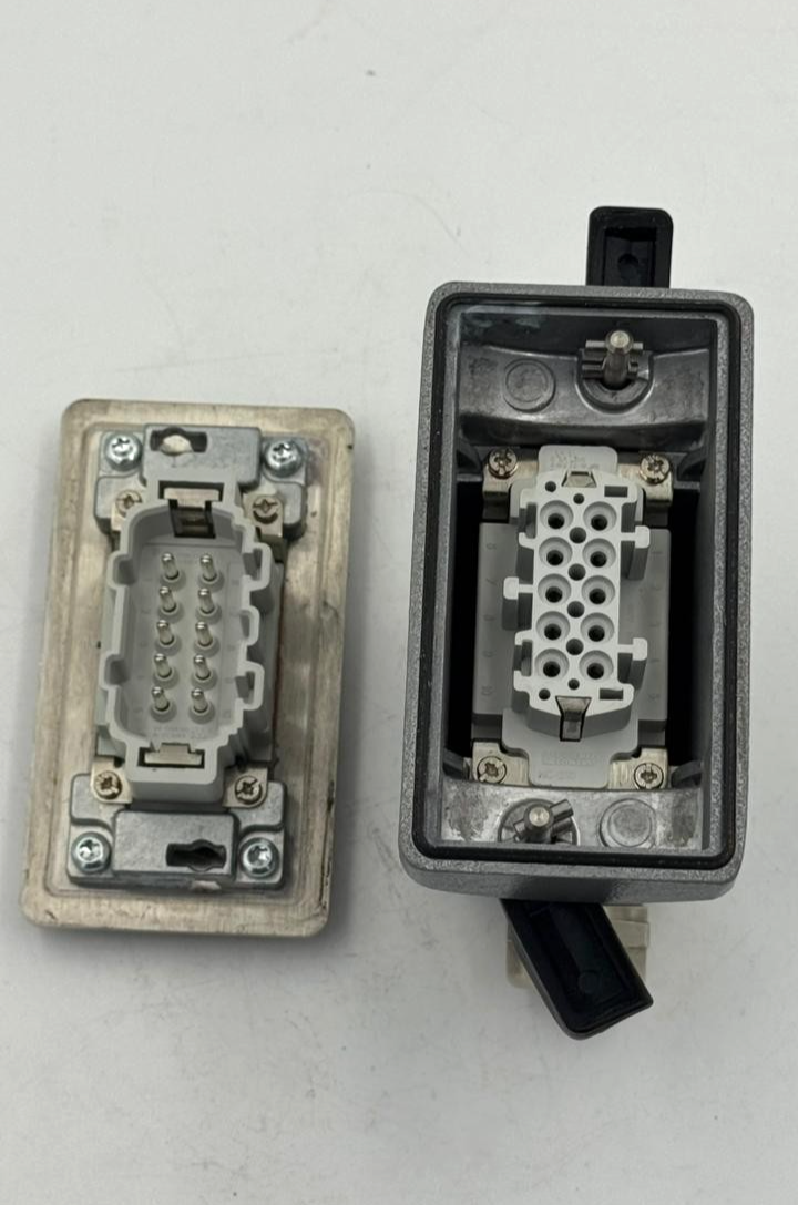 Phoenix Contact 1604324 | HeavyDuty Power Connector Housing7