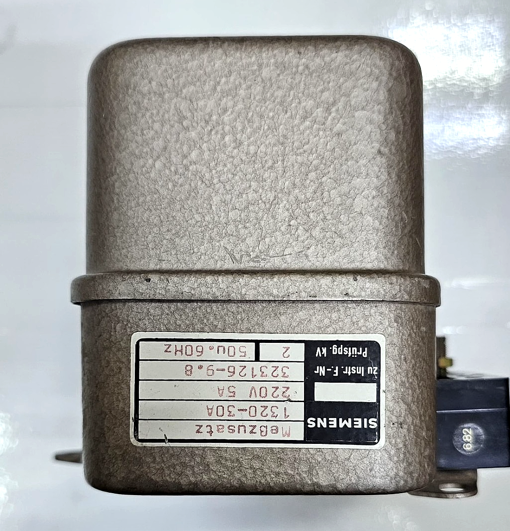 Siemens 132030A Measuring Adapter | 220V 5A | 50/60Hz | Test Voltage Unit4