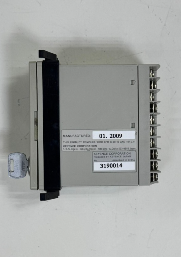 KEYENCE LX2V10W Laser Displacement Sensor Controller – 24V DC4