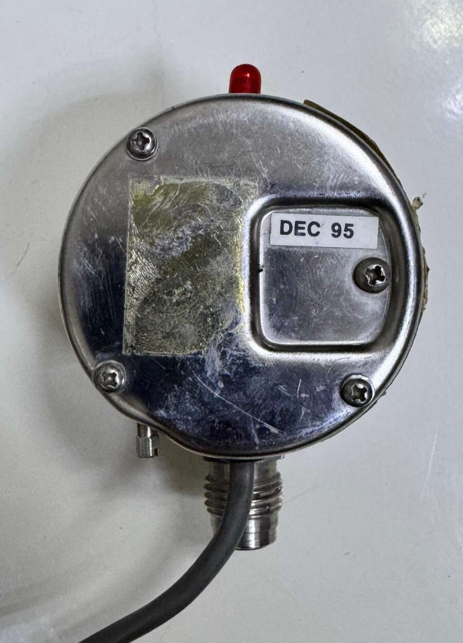 Semi Gas Pressure Gauge 010238B | 0–200 PSI | Industrial Gas Monitoring System2