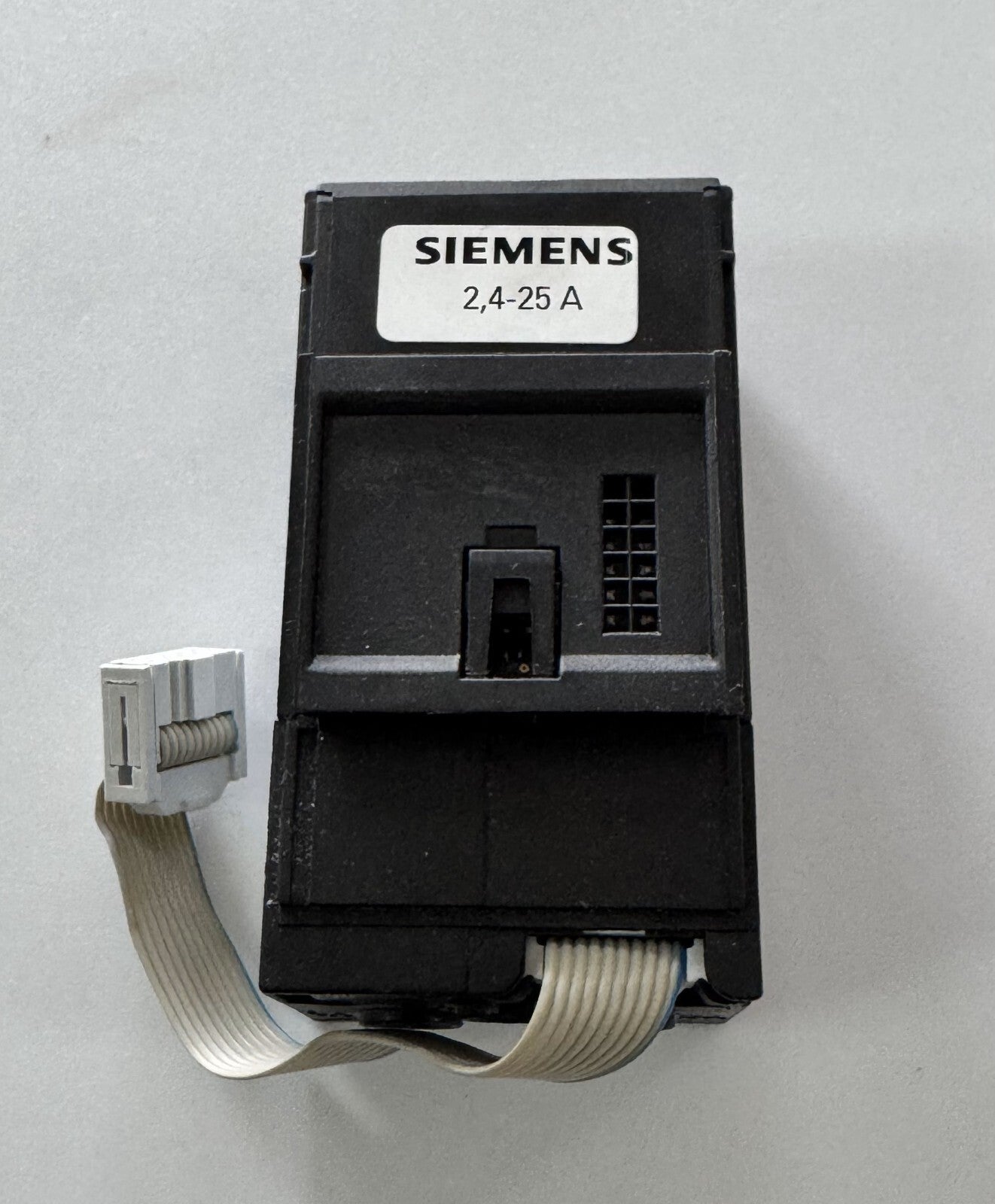 Siemens SIMOCODE PRO 3UF71011AA000 Motor Management System, 2.425A, 690V,3