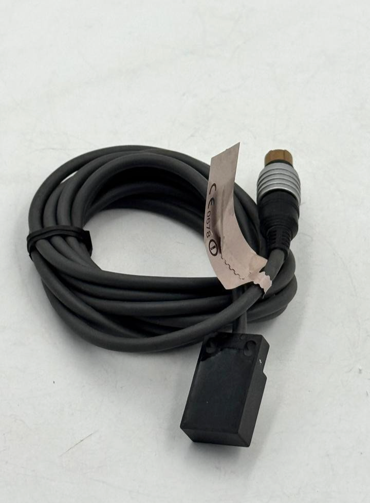 Omron V600HS61 RFID Sensor | Made in Japan2