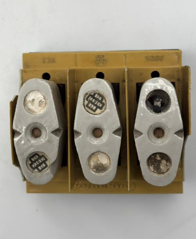 Vynckier | 63A | 500V | Fuse with Holder2