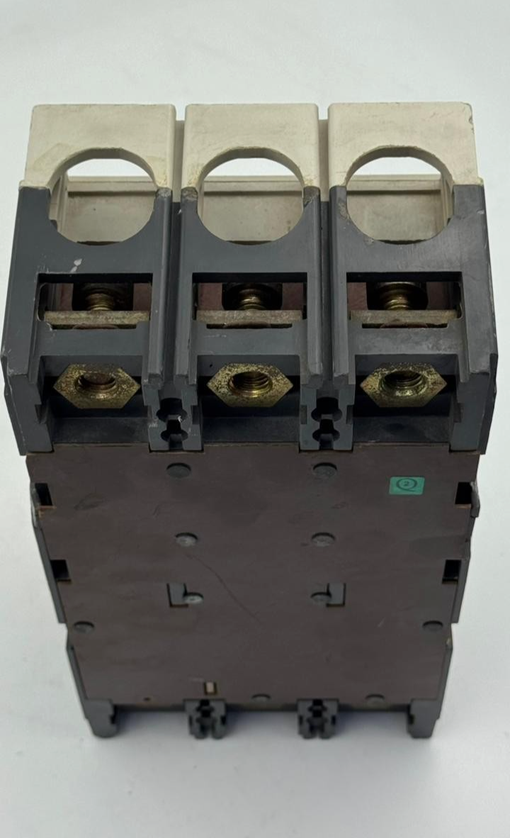 Bticino | MA400 | 320A | circuit breaker (MCCB) | Made in Italy3