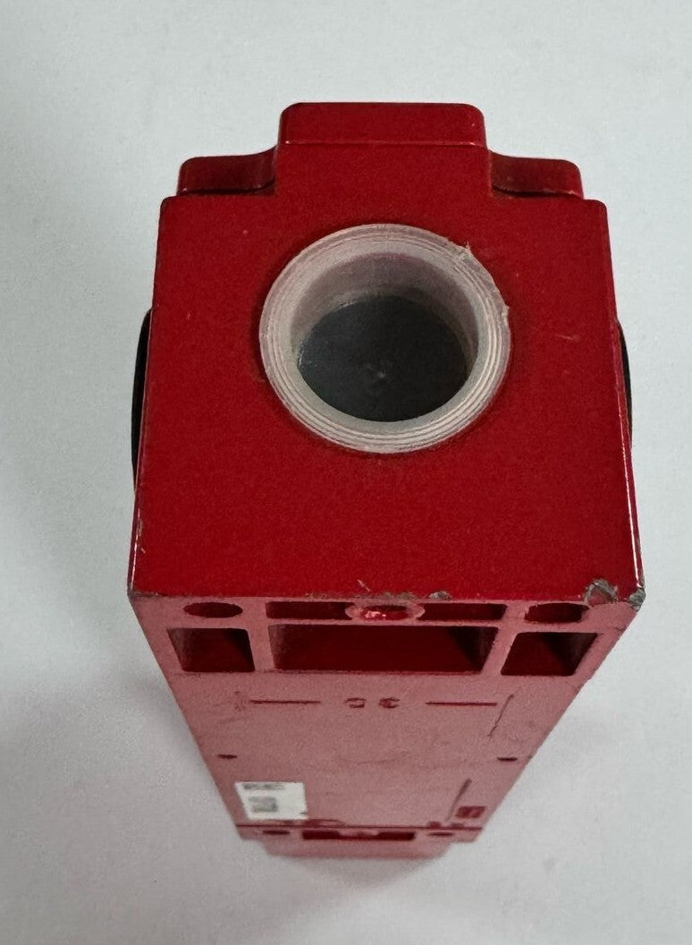 Telemecanique XCSLF2727342 Safety Limit Switch, 230V AC, IP67/IP66, 2500N1