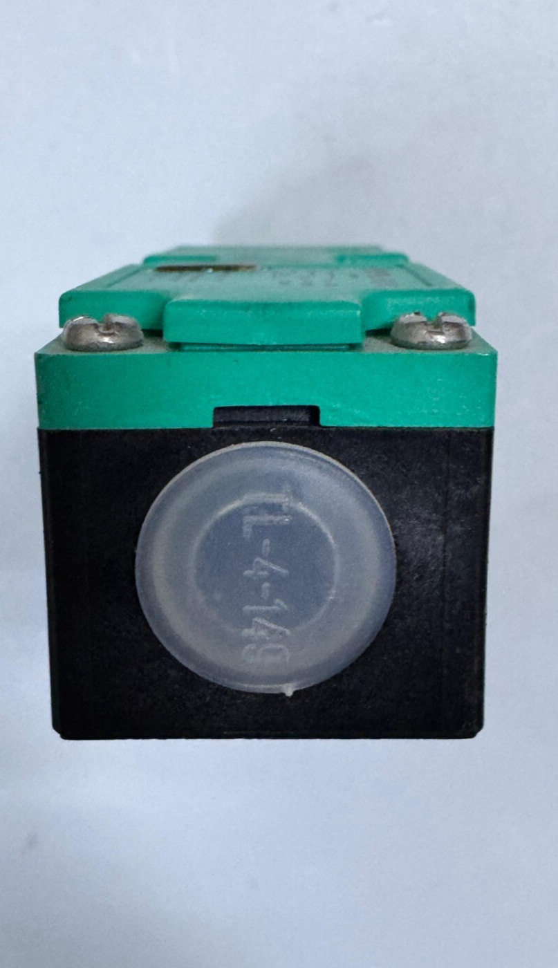 Pepperl+Fuchs OJ500M1KE23 Photoelectric Sensor, VariKont M, 500mm Sensing Rang2