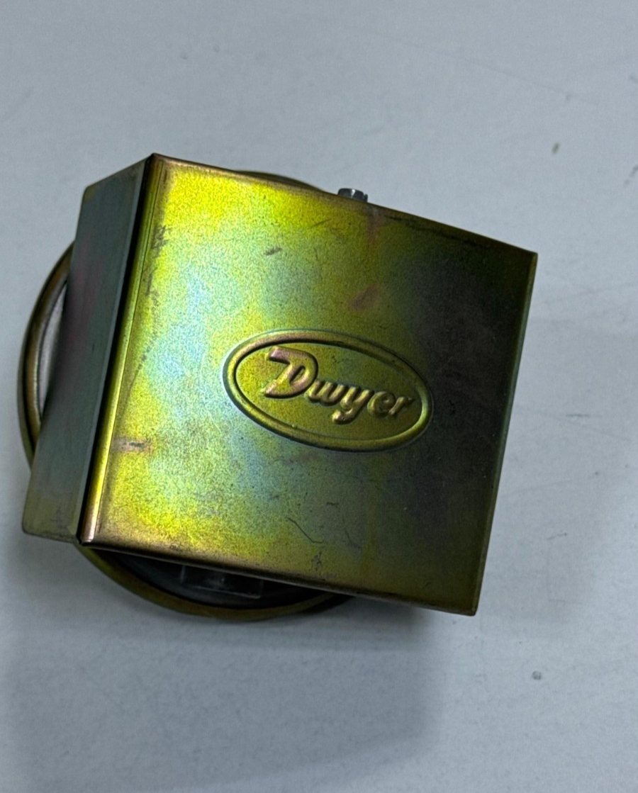 Dwyer Instruments | 18230 | Pressure Switch | Made in USA1