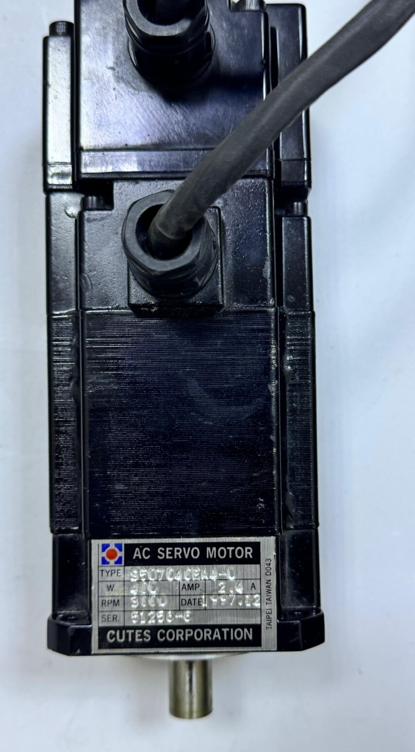 Cutes Corporation S50704EAA0 AC Servo Motor 400W 2.4A 3000 RPM3