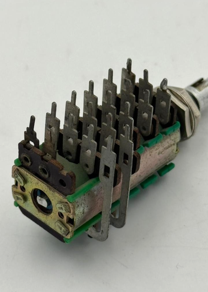 MultiGang Potentiometer SQ 2L096026