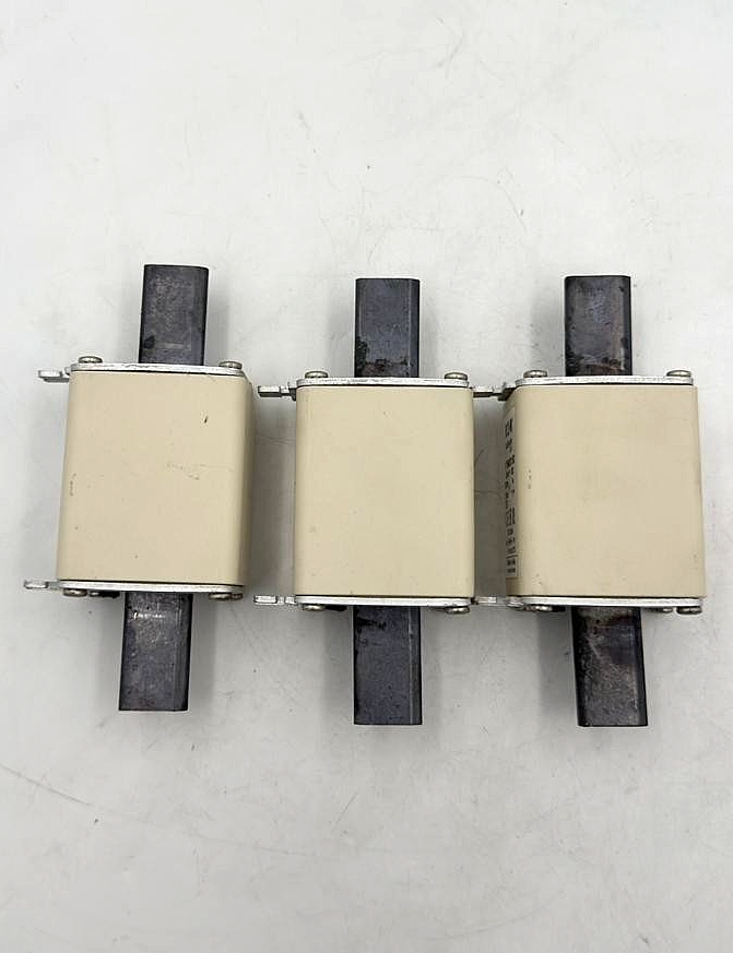 Eaton Bussmann 170M3815D  Square Body Fuse – 200A, | Made in India ( pack of 3)3