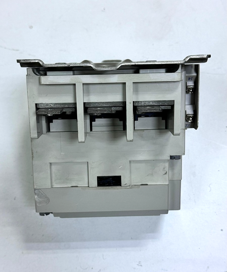 CutlerHammer CE15NN527 Series A1 Contactor | Definite Purpose Contactor | 150 A4