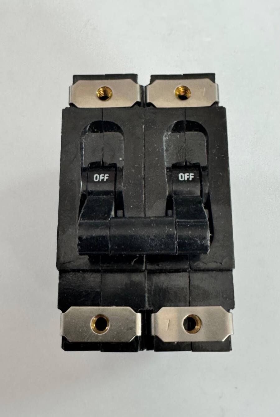 Eaton Heinemann AM2A3A001502E Circuit Breaker – 15 AMP, 250V, 50/60Hz0