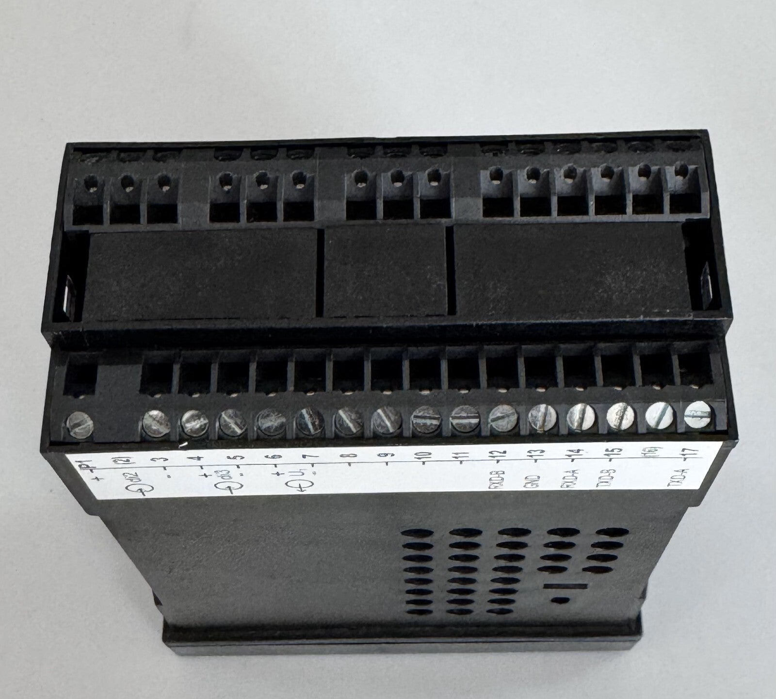 PMA D28011310000000 Digital Temperature Meter – 24V UC | VDC Class 2 - saleem al tamimi electric equipment trading co llc-UAE