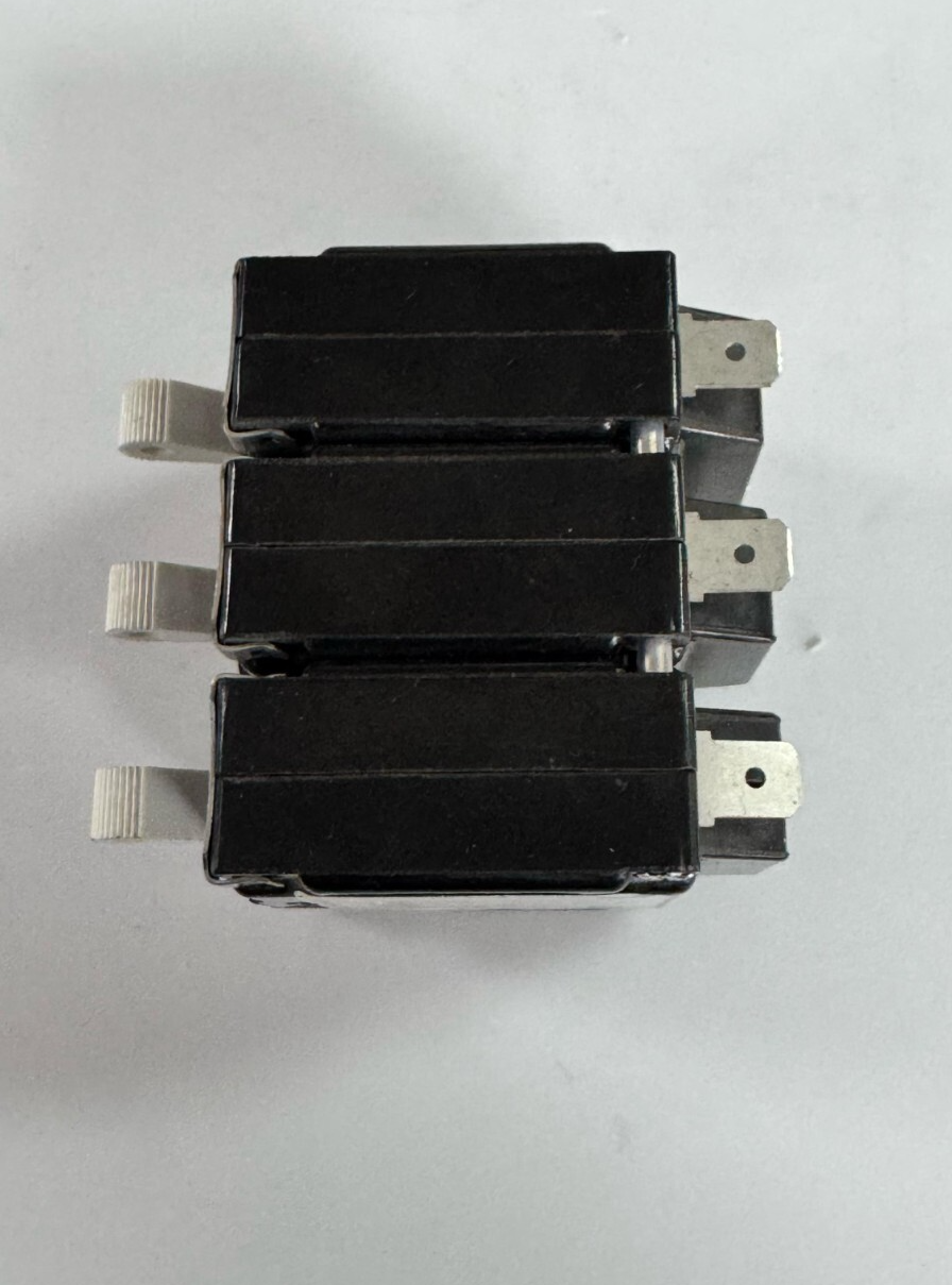Heinemann JA3SA8A001010E Circuit Protector | 10A, 250V, 50/60Hz, 10 TD4