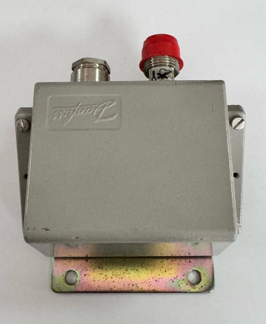 Danfoss EMP2 084G2106 Pressure Transmitter | 04 Bar Range | 8 Bar Max Pressure2