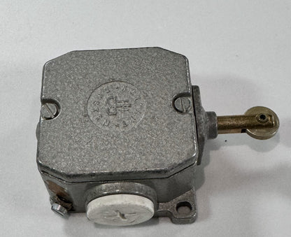 KONTAKTSYSTEM GWUIR44 Industrial Contact Unit – 500V~ 6A, IP55 Rated1