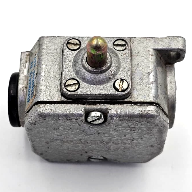 Robotron | 06042643 | Limit Switch | 500V | 6 A4