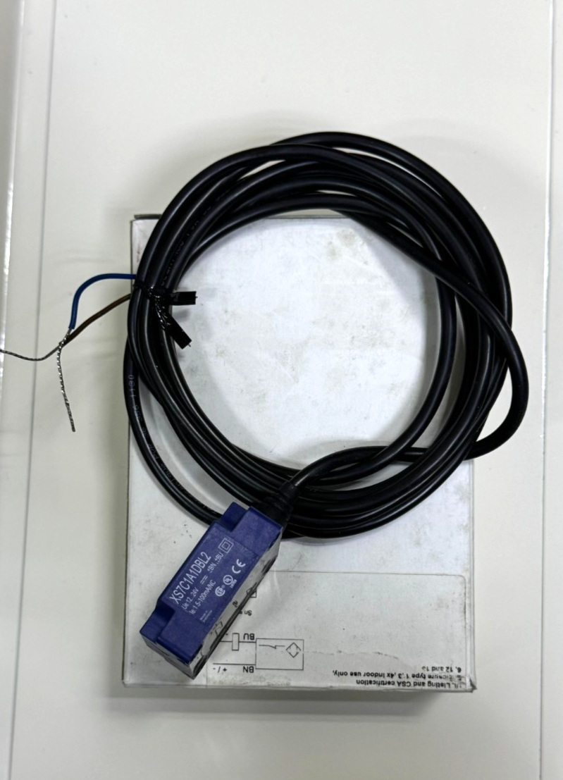 Telemecanique | XS7C1A1DBL2 |  Inductive Proximity Sensor | 12–24V1