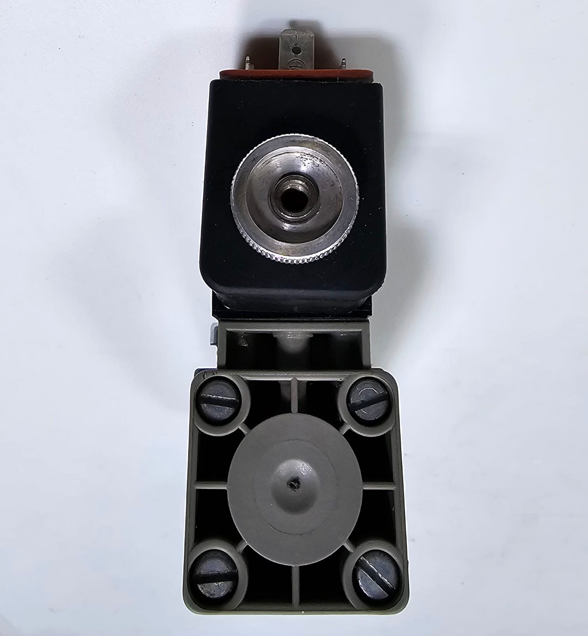 Bosch Rexroth Solenoid Valve 1 824 210 223 – 24V, Made in Germany7