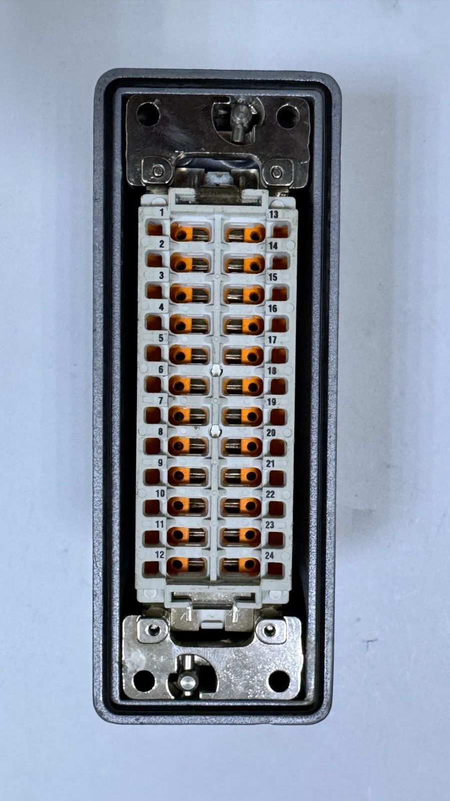 Phoenix Contact HCBBFSET HeavyDuty Power Connector Housing –B24 Size, 24Pin3