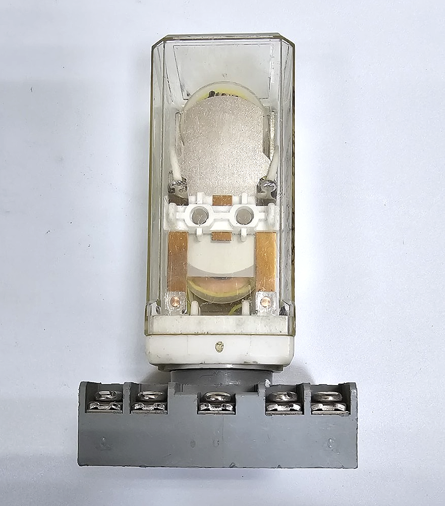 RS 346750/IDEC SR3906U Relay  Socket –110V AC Coil, 11 Pin,10A Made in Japan3