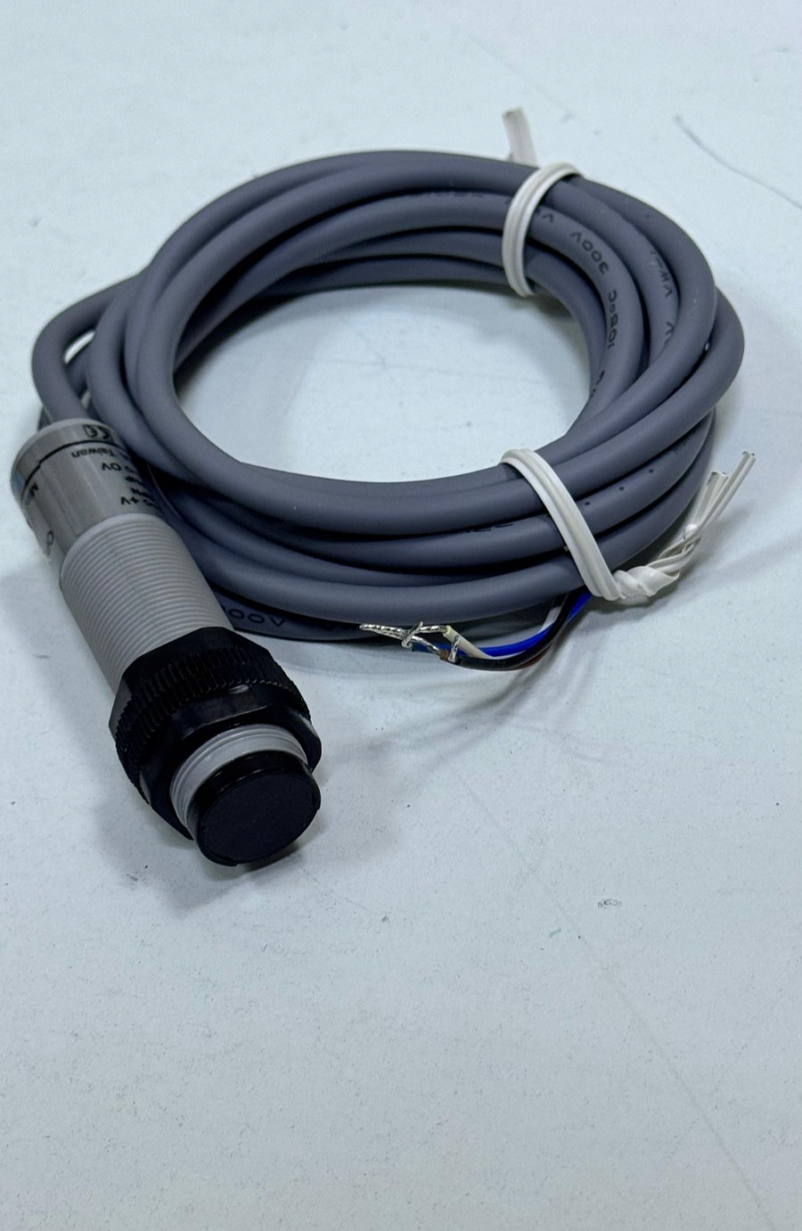 Fotek | CDM2MAX+MR1 | M18 Photo Sensor | Fast Shipping4