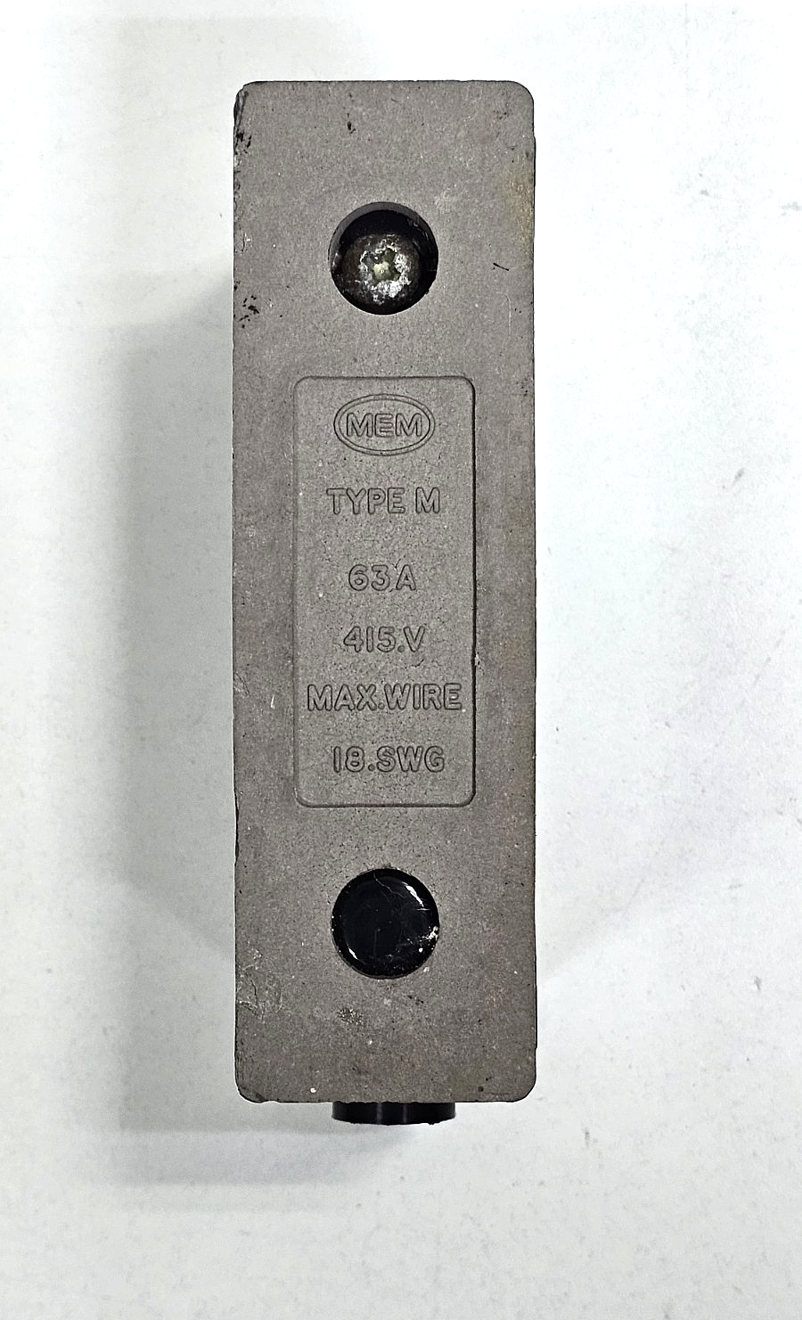 MEM | M | 63A 415V Fuse & Holder | Industrial Electrical Fuse Base0