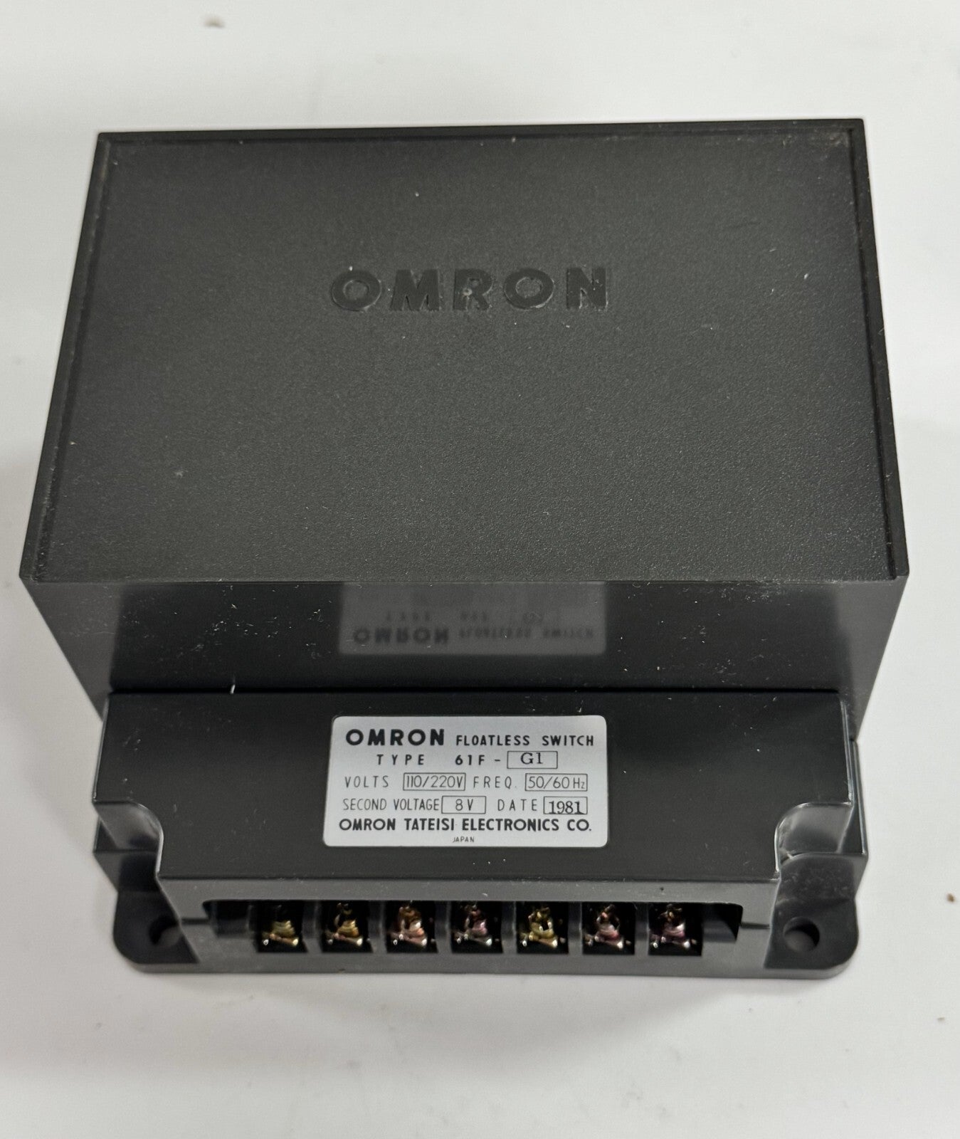 Omron 61FG1 Level Controller Relay | 110/220V | 50/60Hz | 8V Secondary | Vintag3