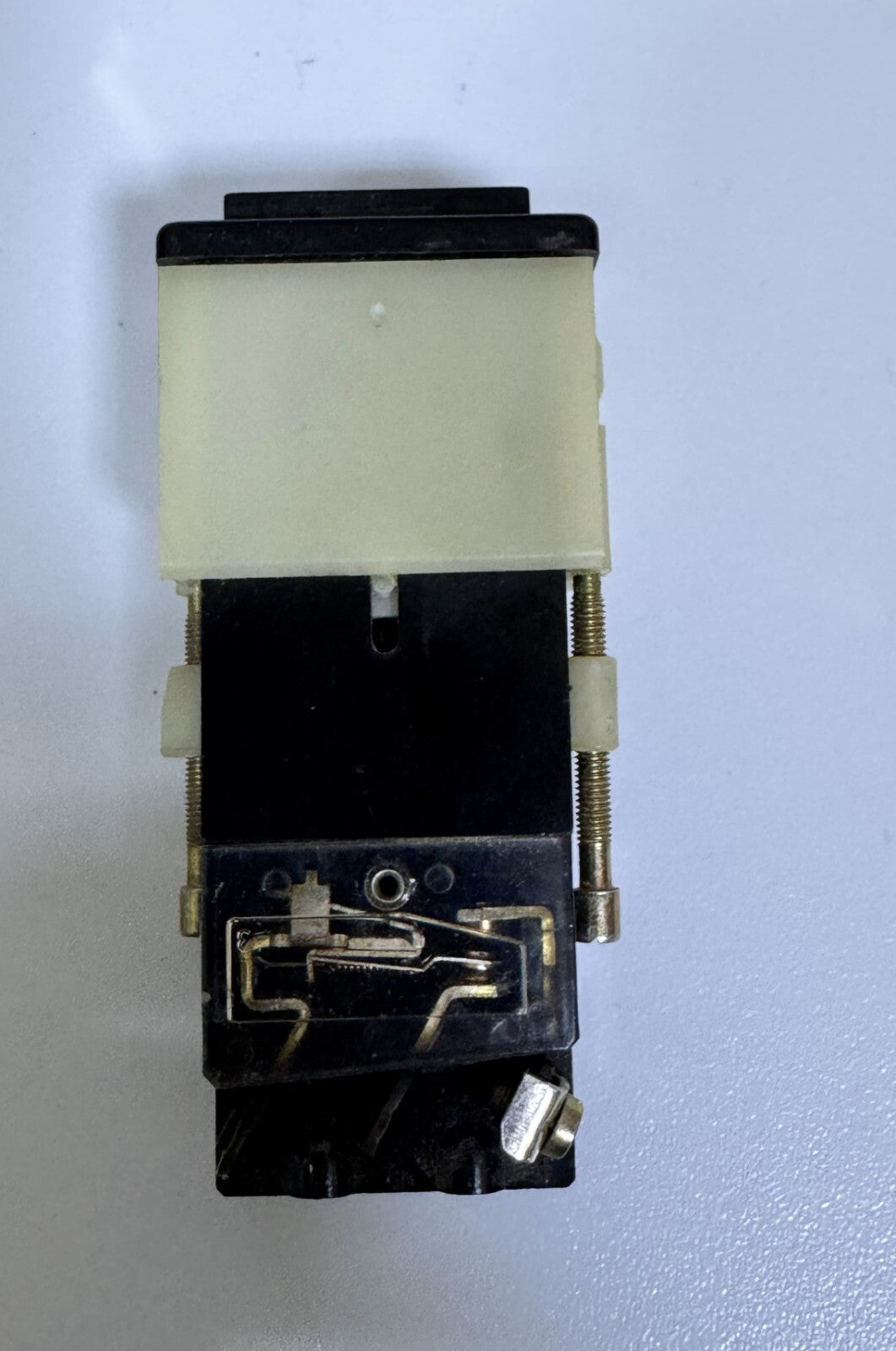 https://i.ebayimg.com/00/s/MTYwMFgxMDYx/z/JD4AAOSw4v1oA51i/$_57.JPG