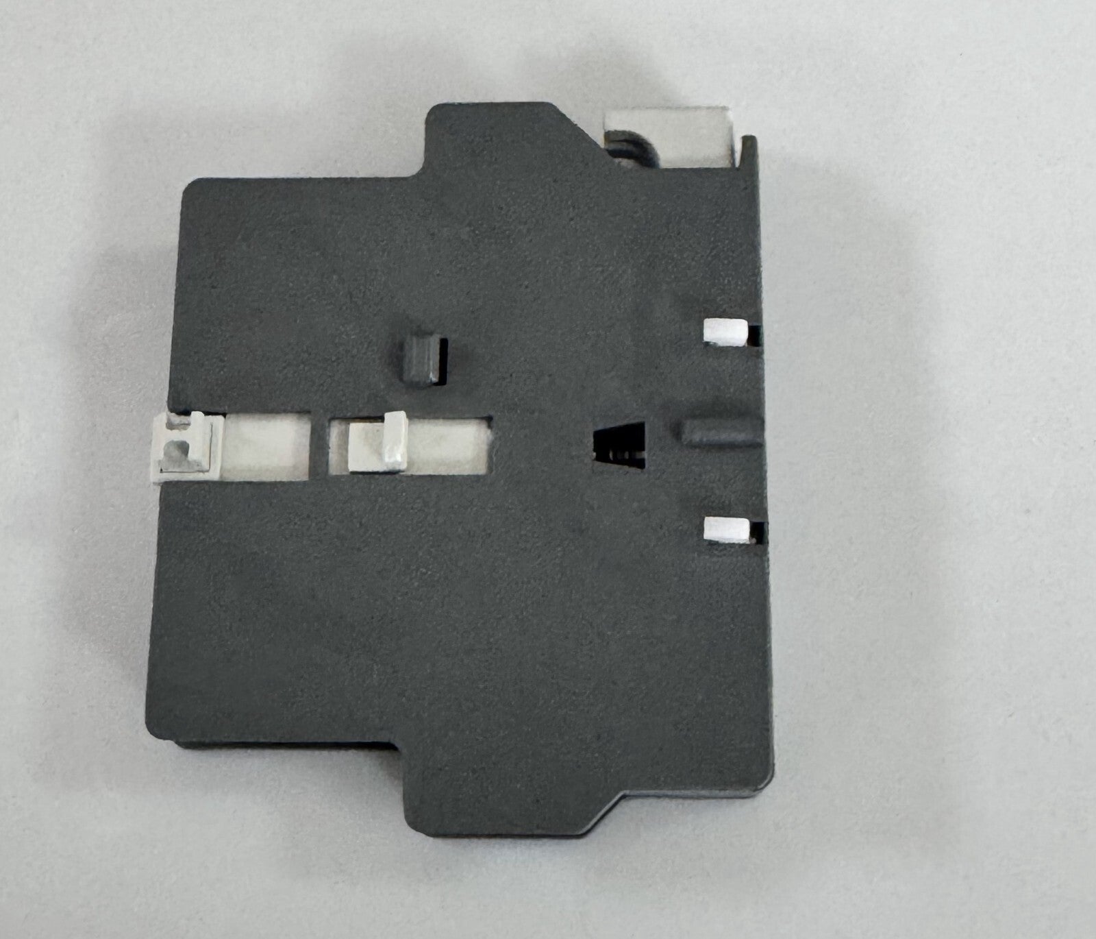 ABB CAL511 Auxiliary Contact Block | 1NO+1NC | Side Mount | CE Certified4