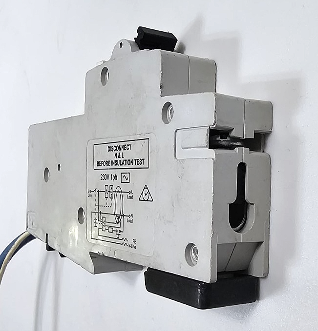 ABB DS271ACC16 | RCBO | Residual Current Circuit Breaker | 230V | 50/60Hz5