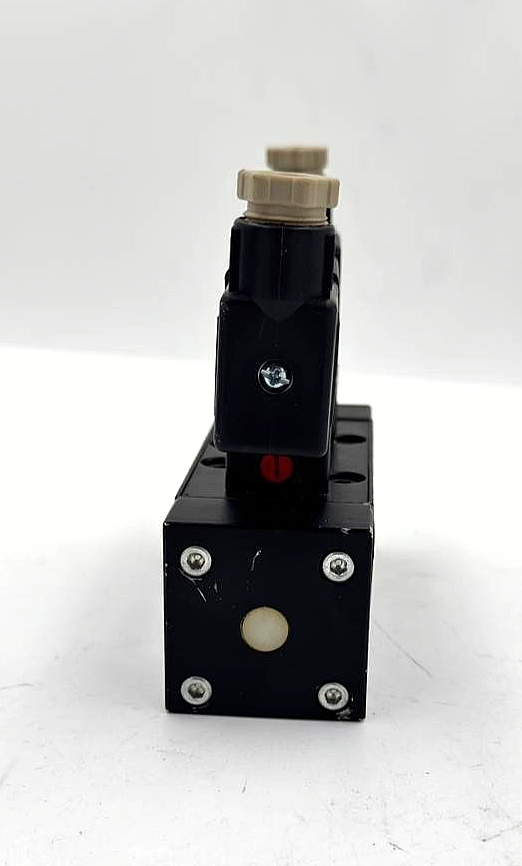 Beech UB/24152/123 Directional Control Valve | 110 V6