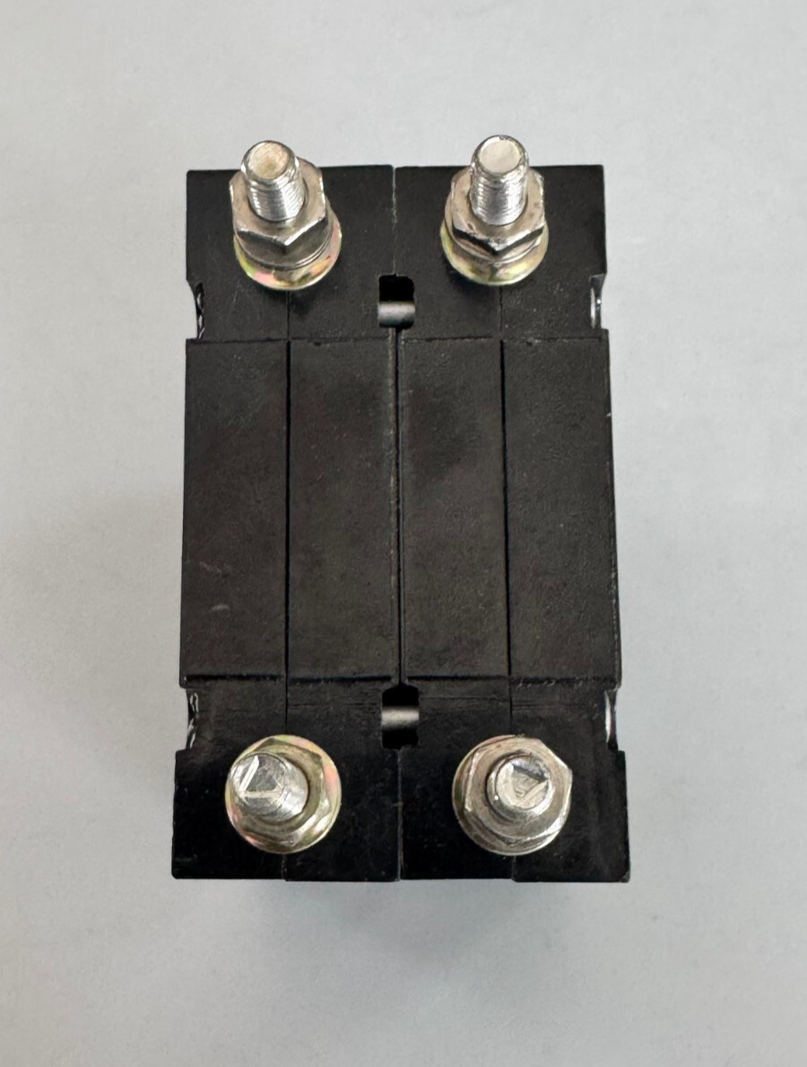 Eaton Heinemann AM2A3A001502E Circuit Breaker – 15 AMP, 250V, 50/60Hz4