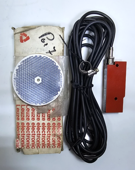 Leuze Electronic PRK 72/4(1) Photoelectric Sensor/Triple mirror |Made In Germany0