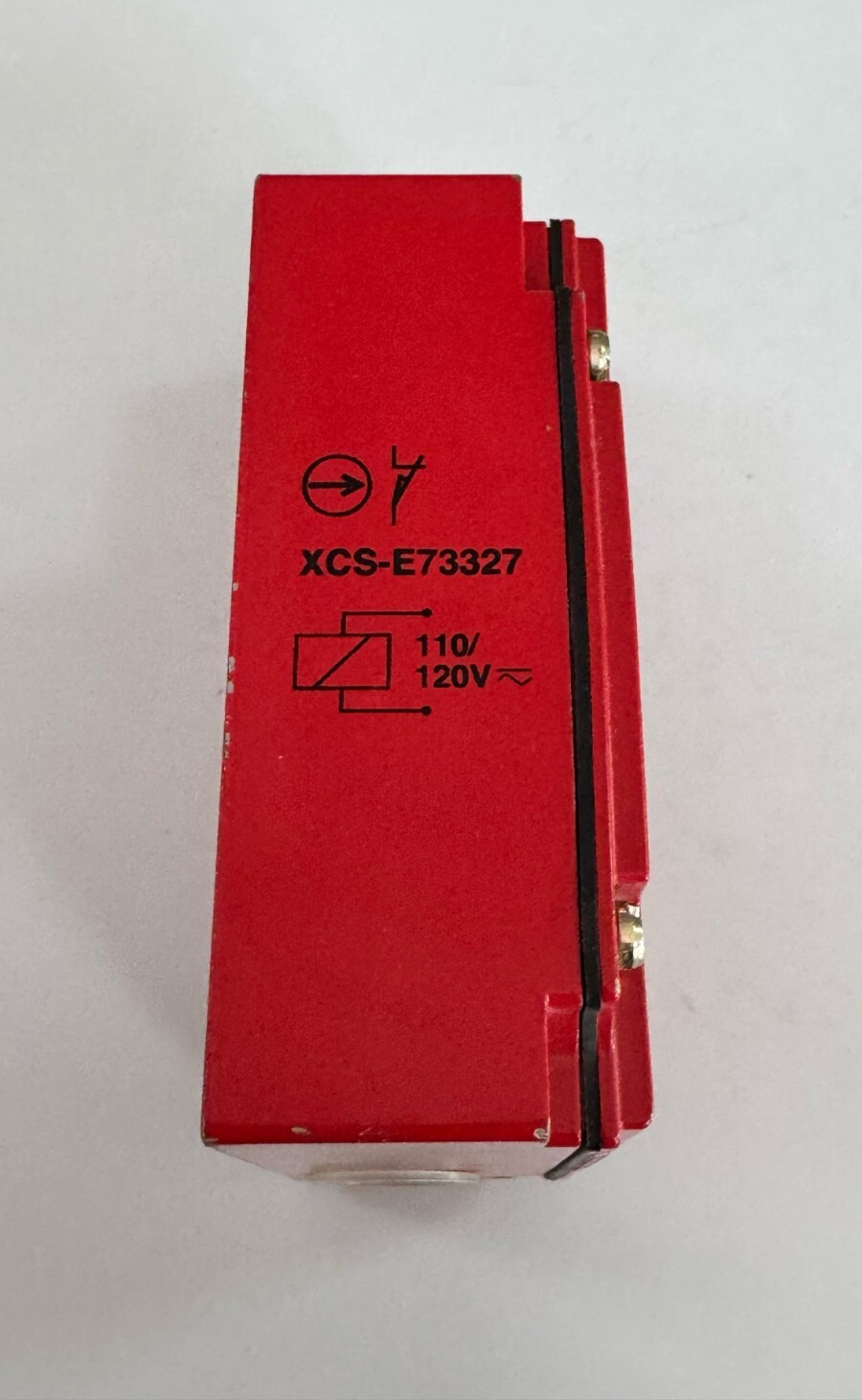 Telemecanique XCSE Industrial Switch 110/240V AC15 IP673