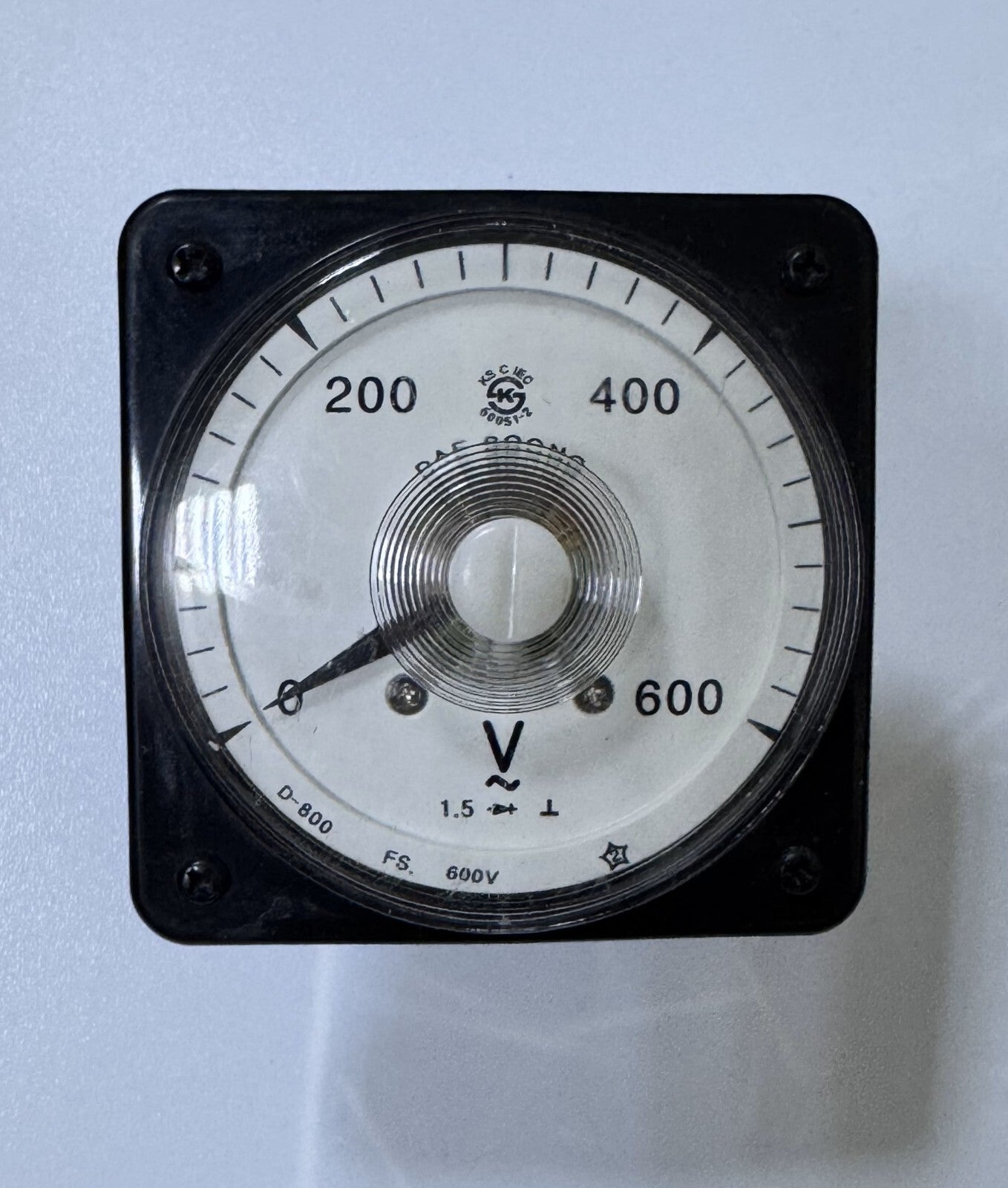 DAE BOONG D800 Analog AC Voltmeter | 0–600V Range | Panel Mount | 50~60Hz0